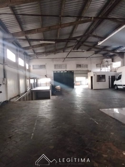 Barrac�o - Aluguel - Rua Erechim - Cascavel - PR